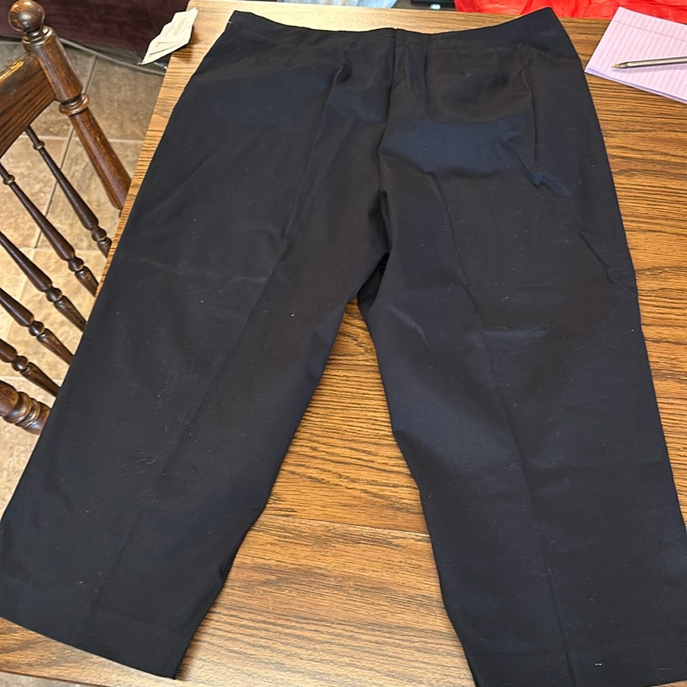 Liz Claiborne petite Michaela capris